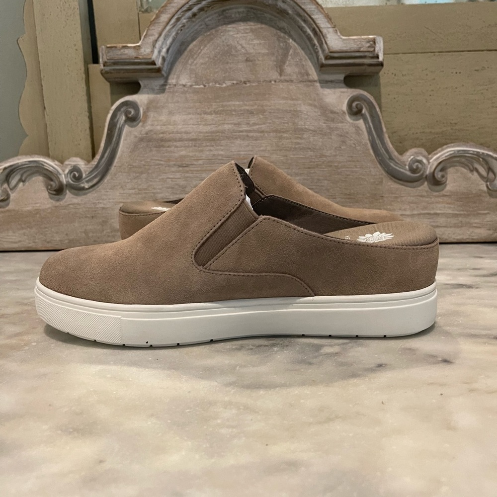 Taupe Yellow Box Melodee slip on mules